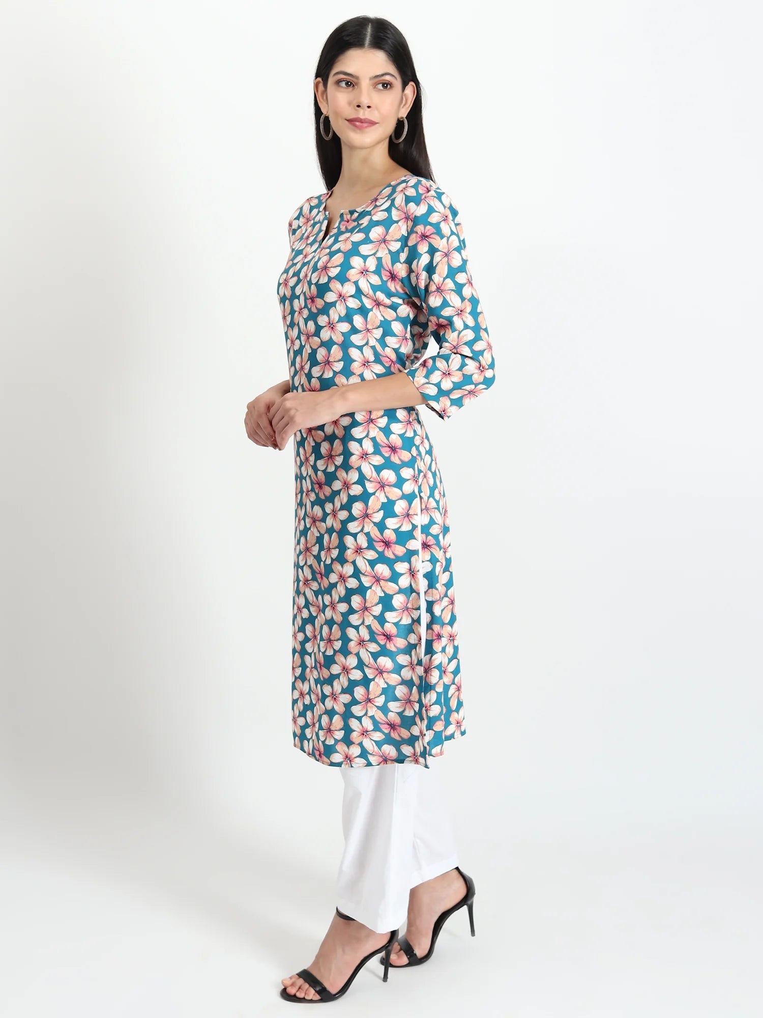 Women floral daisy print straight kurta (Blue) - GargiStyle