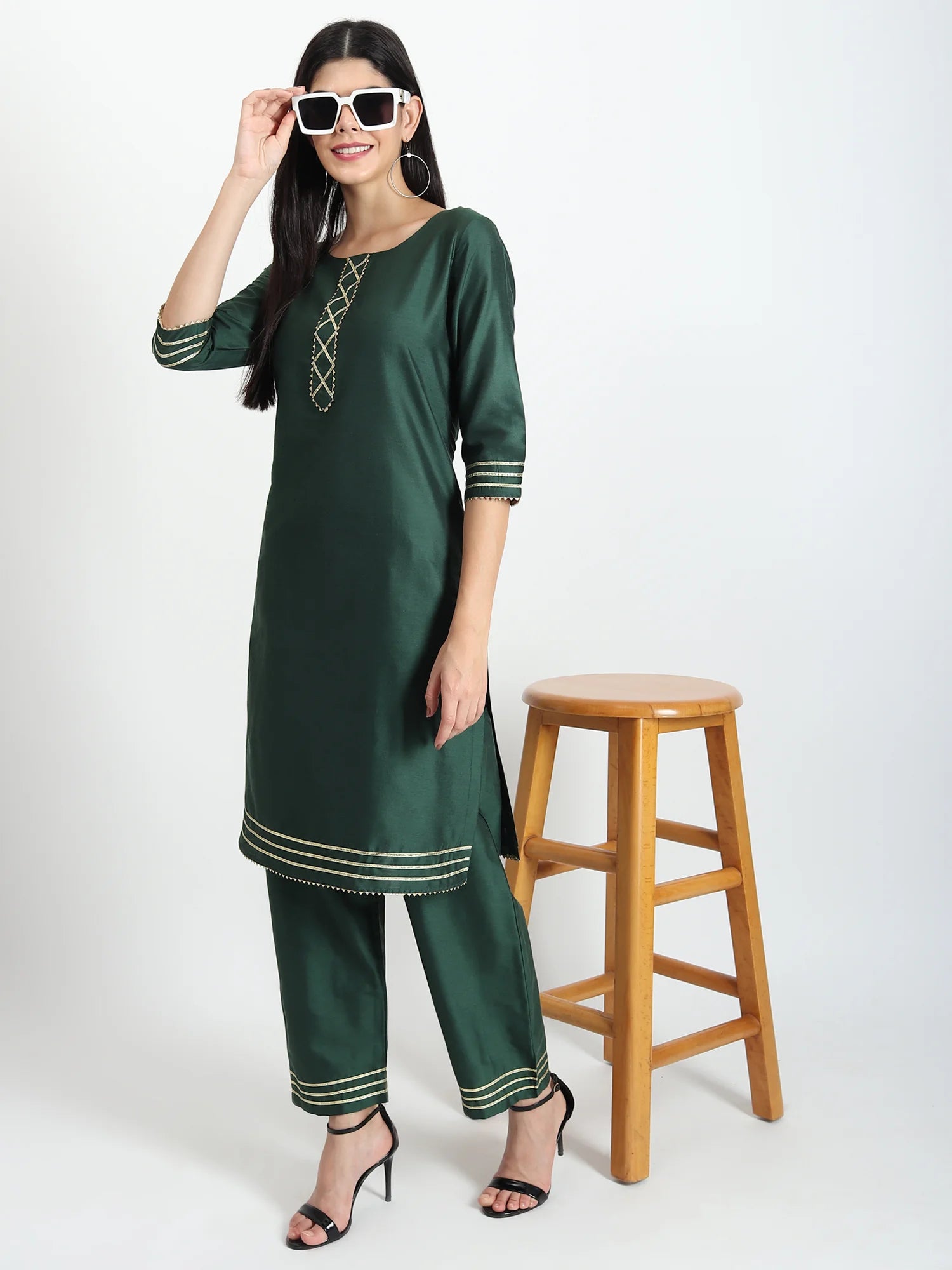 Women's Dark Green scoop Kurta pyjama set - GargiStyle